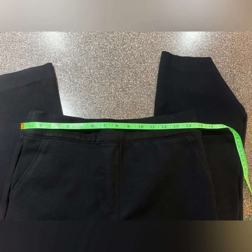SPANX CROPPED AT THE ANKLE STRAIGHT-LEG WITH A KICK. SIZE LARGE - Picture 4 of 4